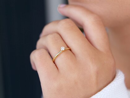 Anillo de compromiso Classic 6 en 18K oro amarillo con diamante de laboratorio 0,25ct E/VS