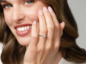 Anillo de compromiso Classic 6 en 18K oro blanco con diamante 0,60ct H/SI