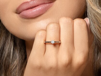 Anillo de compromiso Classic 6 en 9K oro blanco con diamante 0,15ct H/SI