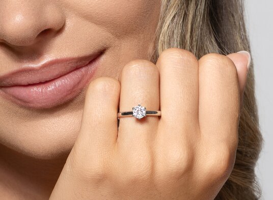 Anillo de compromiso Classic 6 en oro rosa