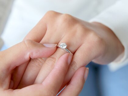 Anillo de compromiso Classic 6 en 18K oro blanco con diamante 0,75ct H/SI