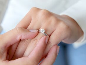 Anillo de compromiso Classic 6 en 18K oro blanco con diamante 0,75ct H/SI