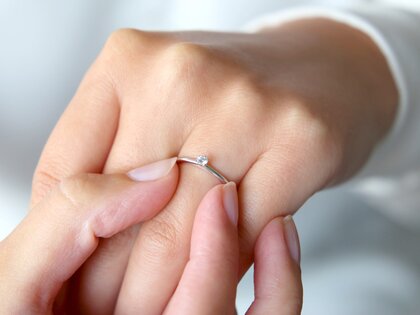 Anillo de compromiso Classic 6 en 14K oro blanco con diamante 0,05ct H/SI