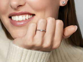 Anillo de compromiso Classic Beads en 18K oro amarillo con diamante 0,20ct G/VS