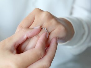 Anillo de compromiso Classic Beads en plata 925/- con diamante 0,05ct H/SI