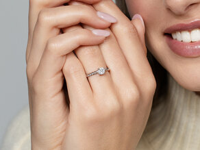 Anillo de compromiso Classic Loop en 18K oro blanco con diamante 0,60ct H/SI