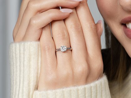 Anillo de compromiso Classic Loop en 14K oro blanco con diamante 0,75ct G/SI