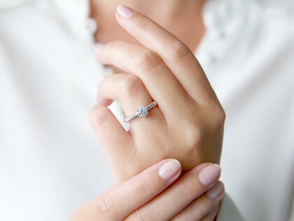 Anillo de compromiso Classic Loop en 14K oro blanco con diamante 0,75ct G/SI