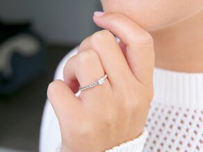 Anillo de compromiso Classic Loop en 18K oro blanco con diamante 0,15ct H/SI