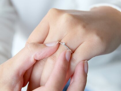 Anillo de compromiso Classic Loop en plata 925/- con diamante 0,05ct H/SI