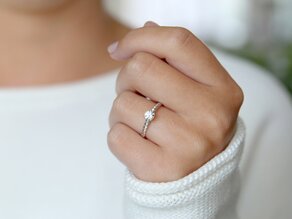 Anillo de compromiso Classic Loop en 9K oro blanco con diamante 0,30ct H/SI