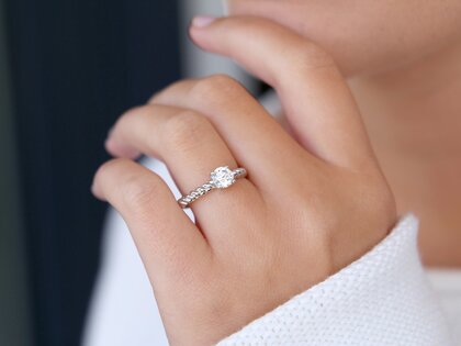 Anillo de compromiso Classic Loop en 14K oro blanco con diamante 0,75ct G/SI