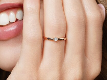 Anillo de compromiso Classic Petite en 14K oro blanco con diamante 0,09ct G/SI