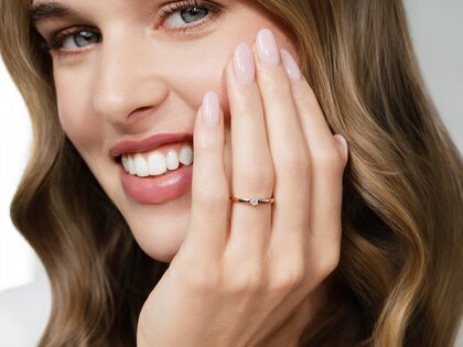 Anillo de compromiso Classic Petite en 14K oro blanco con diamante 0,09ct G/SI
