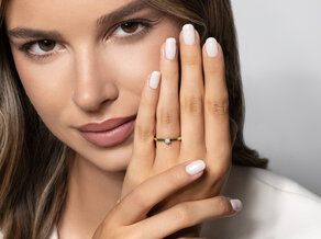 Anillo de compromiso Classic Petite en 14K oro amarillo con diamante 0,13ct G/SI