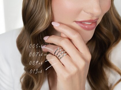 Anillo de compromiso Classic Petite en oro amarillo