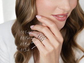 Anillo de compromiso Classic Petite en oro amarillo