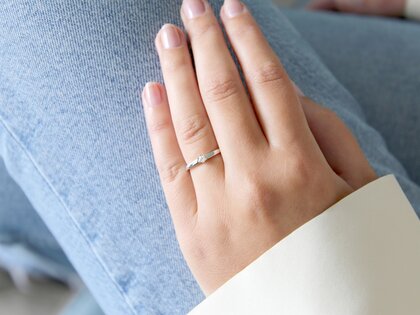Anillo de compromiso Classic Petite en 14K oro blanco con diamante 0,09ct G/SI