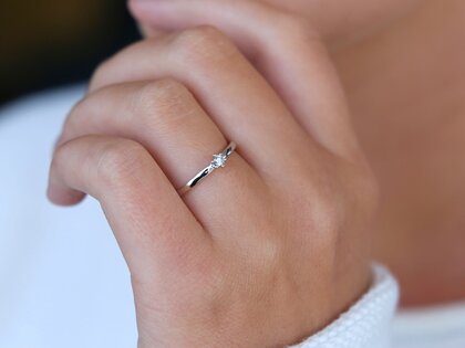 Anillo de compromiso Classic Petite en 14K oro blanco con diamante 0,05ct G/SI
