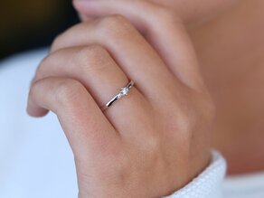 Anillo de compromiso Classic Petite en 14K oro blanco con diamante 0,05ct G/SI