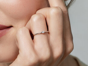 Anillo de compromiso Delight en platino 950/- con diamante 0,07ct H/SI