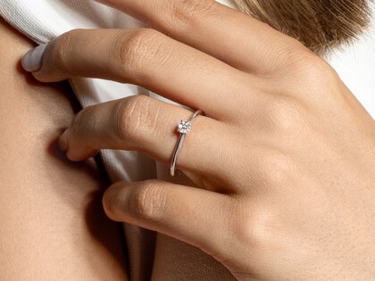 Anillo de compromiso Delight en 9K oro rosa con diamante 0,15ct G/SI
