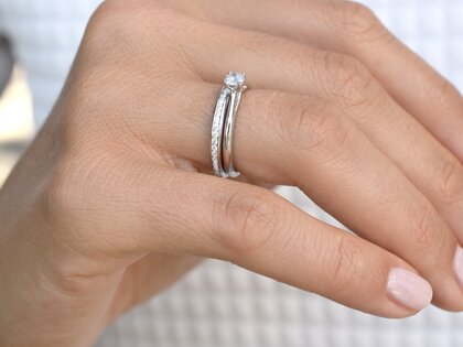 Anillo de compromiso Delight en 14K oro blanco con diamante 0,40ct H/SI