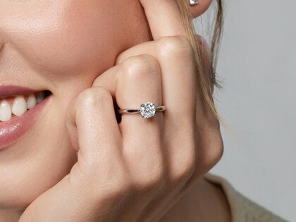 Anillo de compromiso Delight en 9K oro blanco con diamante 1,00ct H/SI