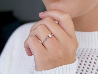 Anillo de compromiso Devotion en 14K oro blanco con diamante 0,20ct D/IF