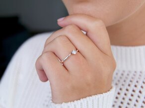 Anillo de compromiso Devotion en 14K oro blanco con diamante 0,20ct D/IF