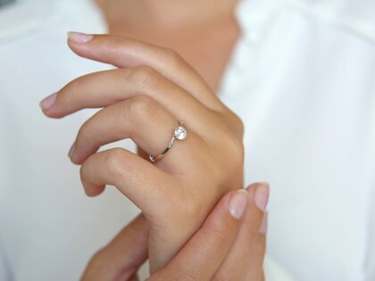 Anillo de compromiso Devotion en 14K oro blanco con diamante 0,50ct H/SI
