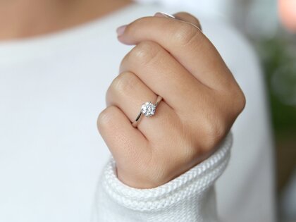 Anillo de compromiso Devotion en 18K oro blanco con diamante 1,00ct H/SI