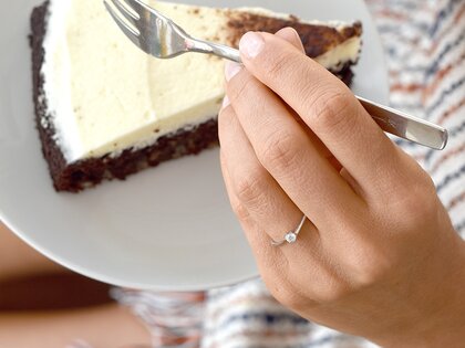 Anillo de compromiso Devotion en 18K oro blanco con diamante de laboratorio 0,25ct E/VS