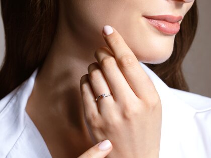 Anillo de compromiso Devour en plata 925/- con diamante de laboratorio 0,15ct E/VS