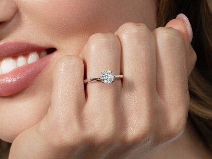Anillo de compromiso Heaven 4 en 9K oro blanco con diamante 1,00ct H/SI
