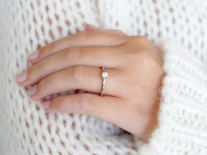 Anillo de compromiso Heaven 4 en 9K oro blanco con diamante 0,20ct D/IF