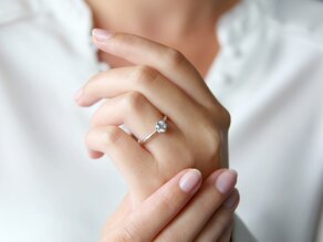 Anillo de compromiso Heaven 6 en 9K oro blanco con diamante de laboratorio 0,75ct E/VS