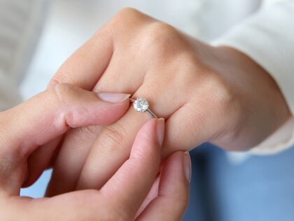 Anillo de compromiso Heaven 6 en 9K oro blanco con diamante de laboratorio 0,75ct E/VS