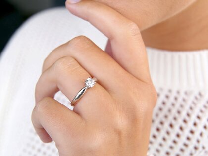 Anillo de compromiso Joy en 14K oro blanco con diamante 0,50ct G/VS
