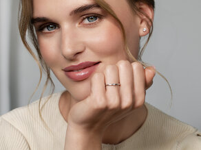 Anillo de compromiso Melody en 14K oro amarillo con diamante 0,07ct H/SI