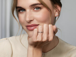 Anillo de compromiso Melody en 14K oro blanco con diamante 0,10ct G/SI