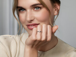 Anillo de compromiso Melody en 9K oro blanco con diamante 0,25ct H/SI