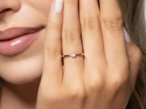 Anillo de compromiso Modern Petite en 14K oro rosa con diamante 0,05ct G/SI