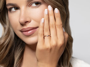 Anillo de compromiso Modern Petite en 14K oro rosa con diamante 0,05ct G/SI