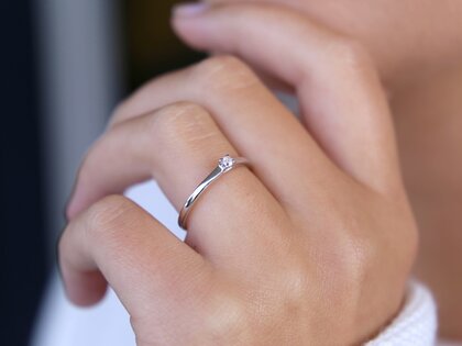 Anillo de compromiso Modern en plata 925/- con diamante 0,05ct G/SI