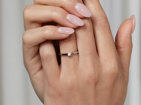 Anillo de compromiso Modern en 9K oro amarillo con diamante 0,05ct H/SI