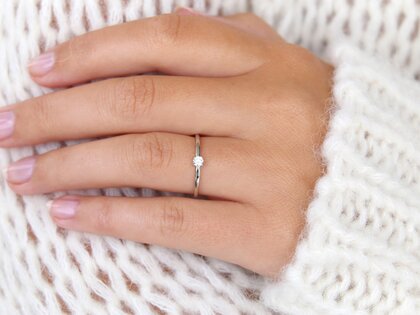 Anillo de compromiso Modern en plata 925/- con diamante 0,15ct G/VS