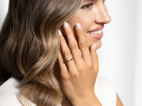 Anillo de compromiso Modern en 14K oro blanco con diamante 0,30ct H/SI