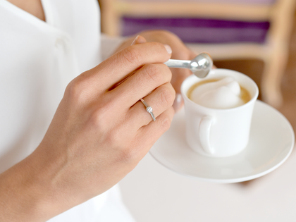 Anillo de compromiso Modern en 14K oro blanco con diamante de laboratorio 0,25ct E/VS