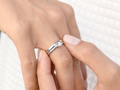 Anillo de compromiso Modern en platino